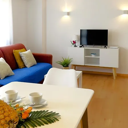 Mediterraneo 508. Fantastic On The Beachfront With Sea Views. Apartamento *