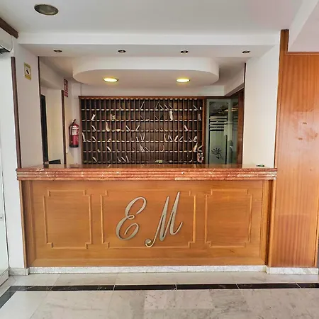 アパート Mediterraneo 508. Fantastic On The Beachfront With Sea Views. マルベーリャ